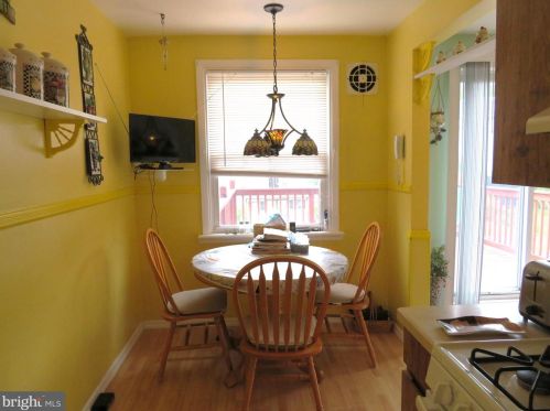 350 Krams Ave, Philadelphia PA 19128-4733 exterior