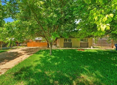 1807 Blue Crest Dr, Austin, TX 78704-4017