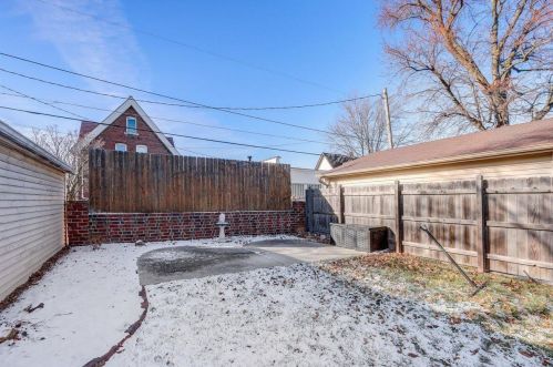 4237 Burrell St, Milwaukee WI  53207-5003 exterior