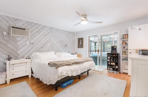 21 Lindenwoods Rd, Norwalk CT 06851-1507 exterior