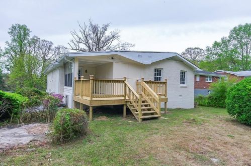 2699 Lincoln Ct, Atlanta GA 30318-6133 exterior