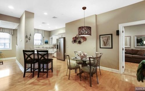 5201 Rio Vis Dr, Mahwah NJ 07430-4510 exterior