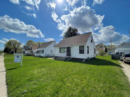 5921 64th St, Milwaukee WI  53218-1921 exterior