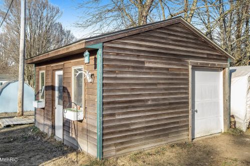 5940 3 St, Kalamazoo MI 49009-7593 exterior