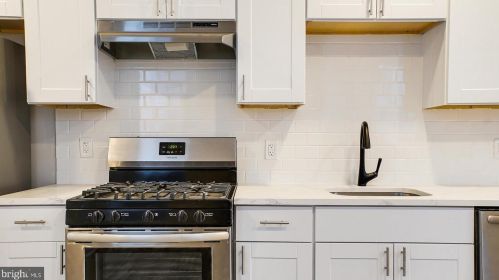 2028 Mckean St, Philadelphia PA 19145-2827 exterior