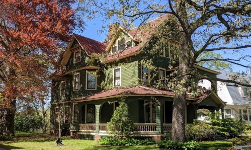 87 Ingersoll Grv, Springfield, MA 01109-4010