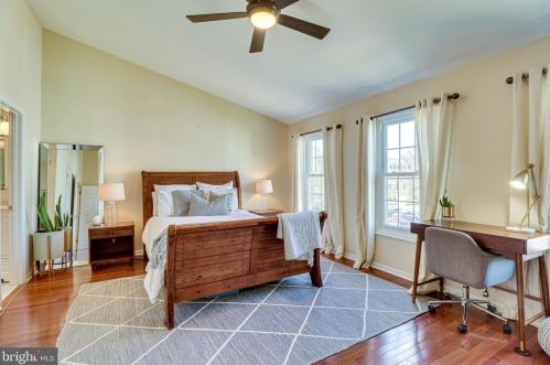 7041 Chesley Search Way, Alexandria VA 22315-4754 exterior