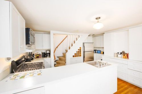 22 Cushing St, Providence RI 02906-2228 exterior