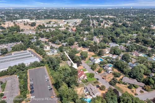 11 Arlene Dr, West Long Branch NJ 07764-1158 exterior