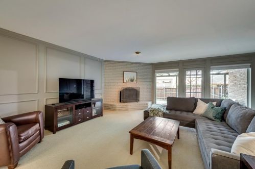 9672 Atherton Dr, Dallas TX 75243-6135 exterior