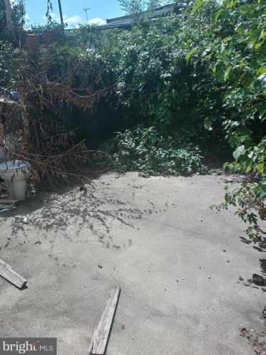 3034 5th St, Philadelphia, PA 19133-2809