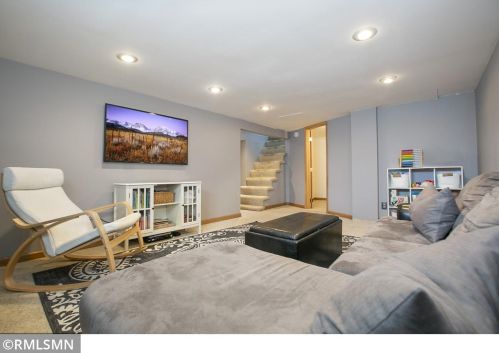 452 Hamline Ave, Saint Paul MN 55116-1616 exterior