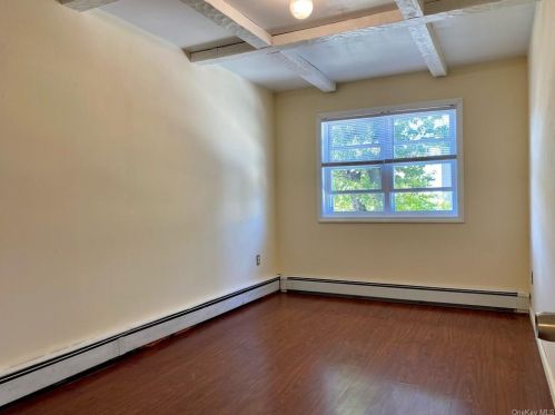 549 Bolton Ave, Bronx NY  10473-2901 exterior