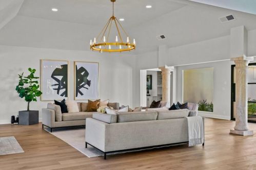 1027 Challenger, Austin TX 78734-4211 exterior