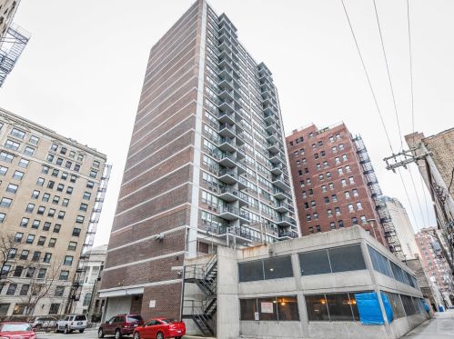 2740 Pine Grove Ave, Chicago IL  60614-6110 exterior