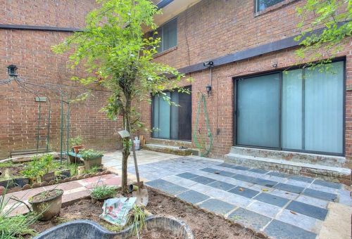 2570 Bradford Sq, Atlanta GA 30345-1366 exterior