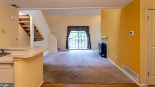 306 Foxcroft Cir, Limerick PA 19468-1538 exterior