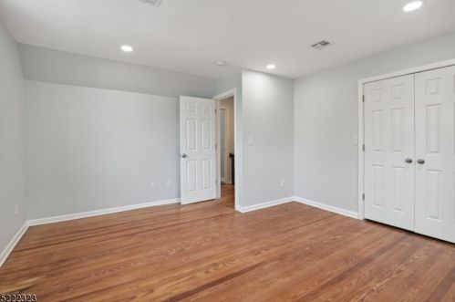 24 Westminster Ter, Town Center NJ 07052-2735 exterior