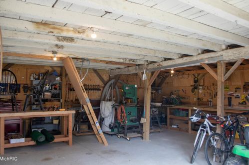 3653 108 St, Byron Township MI 49315-8705 exterior