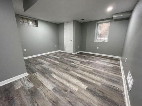 8959 Mohawk Rd, Milwaukee WI  53217-1741 exterior