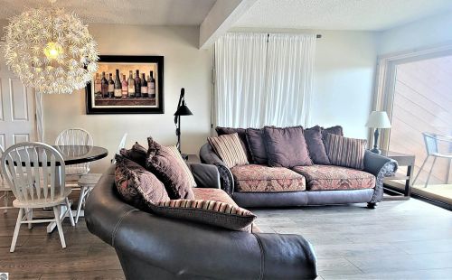 4673 Crossover Dr, Bellaire MI 49615-9528 exterior