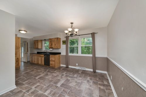 5788 Riverview Dr, Kalamazoo MI 49004-1549 exterior