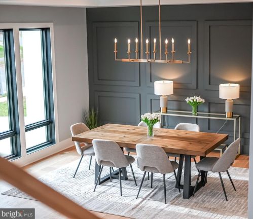 1422 Mayflower Dr, Mc Lean VA 22101-5615 exterior