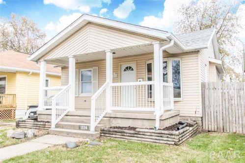 1226 Summer St, Pekin, IL 61554-4451