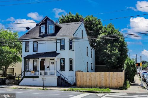 704 Walnut St, Lancaster PA  17602-2435 exterior