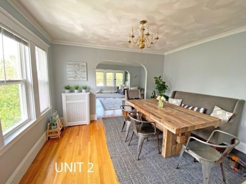 104 Side Pkwy, Newton MA 02458-1816 exterior