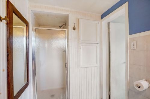 919 Land Pl, Milwaukee WI 53202-1536 exterior