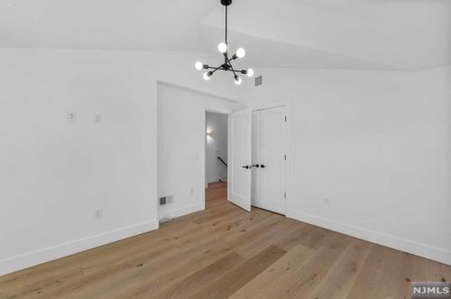 152 Morningside Ln, Palisades Park NJ 07650-1918 exterior