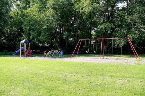 1823 Bookbinder Dr, Saint Louis MO 63146-4308 exterior