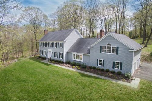 107 Barrack Hill Rd, Ridgefield, CT 06877-3134