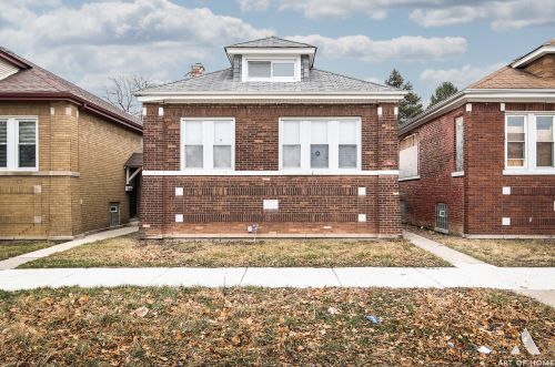 7145 Maplewood Ave, Chicago, IL 60629-2045