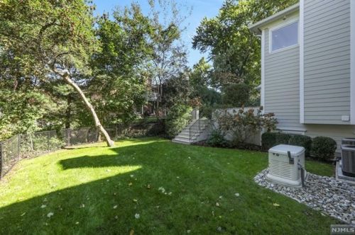 65 Holland Ave, Demarest NJ  07627-2705 exterior