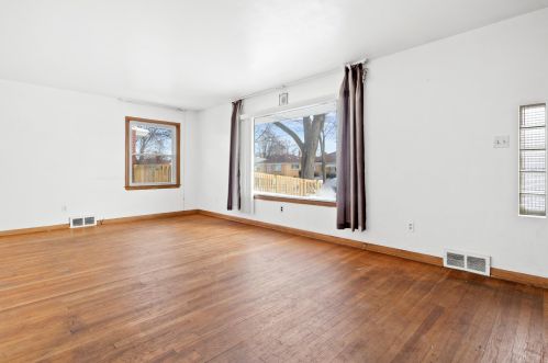 4907 65th St, Milwaukee, WI 53220-4501