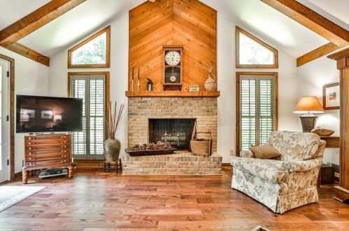 4748 Dunwoody Sta Dr, Atlanta GA 30338-4704 exterior