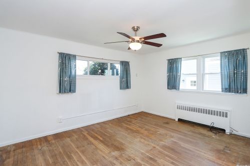 3 Cloverfield Rd, Valley Stream NY exterior