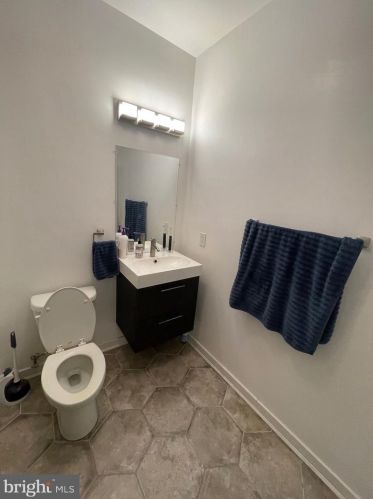 924 15 St, Philadelphia PA 19146-2141 exterior