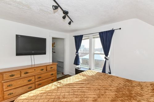 1813 59, Milwaukee WI 53214-5129 exterior