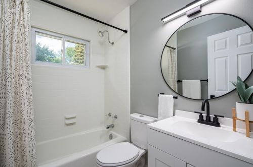 1545 Iowa St, Wyoming MI 49509-3873 exterior