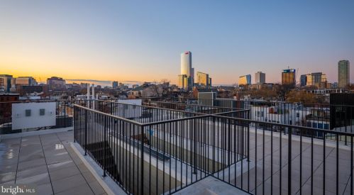 516 21 St, Philadelphia PA 19130-1401 exterior