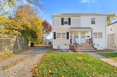 93 Koyen St, Perth Amboy NJ  08863-2051 exterior