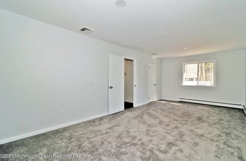 405 Conifer Dr, Lacey NJ  08731-1925 exterior