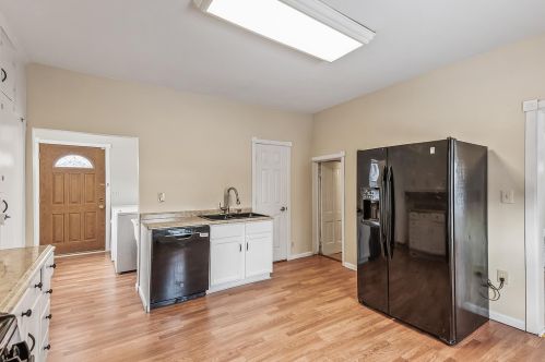 220 Belvidere St, Saint Paul MN 55107-3140 exterior