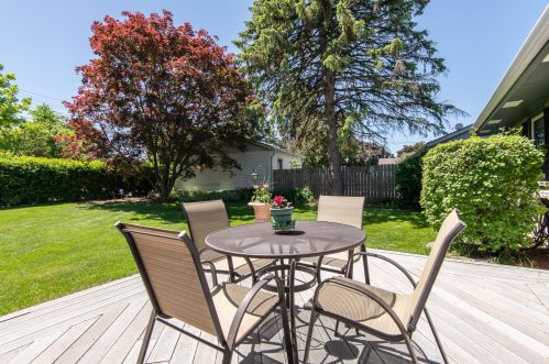 10021 Grantosa Dr, Milwaukee WI 53222-1325 exterior