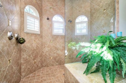 7829 Classics Dr, Naples FL 34113-3044 exterior