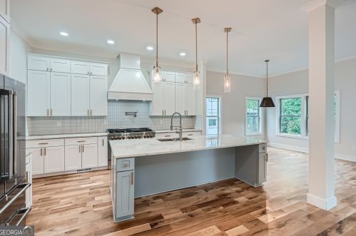 1055 Church St, Smyrna GA exterior