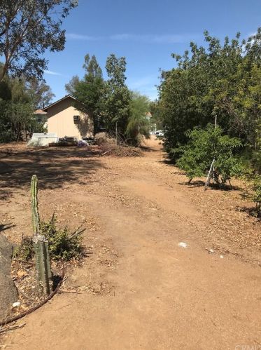 27260 Jarvis St, Perris CA 92570-8677 exterior